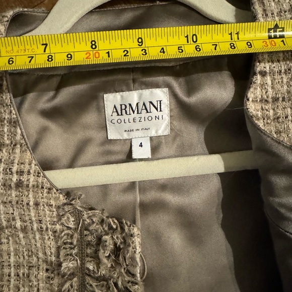 Armani beige tweed cropped jacket sz4 - Picture 8 of 9
